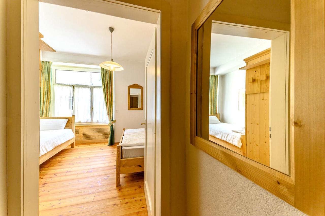 Hotel Centrale, Typically Swiss Поскьяво Экстерьер фото