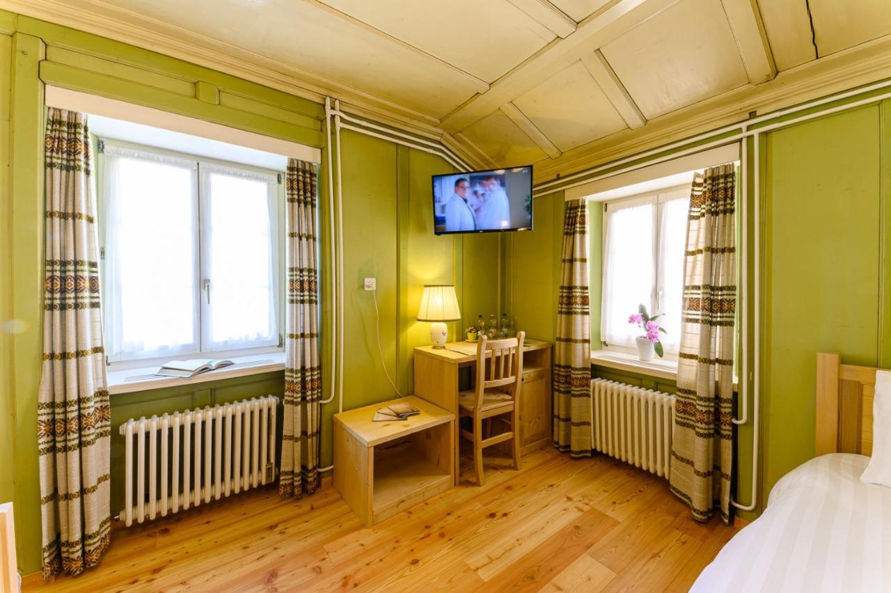 Hotel Centrale, Typically Swiss Поскьяво Экстерьер фото