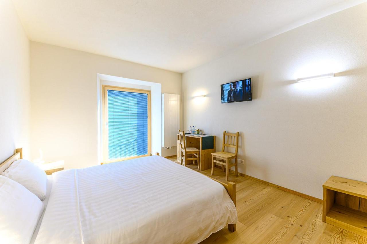 Hotel Centrale, Typically Swiss Поскьяво Экстерьер фото