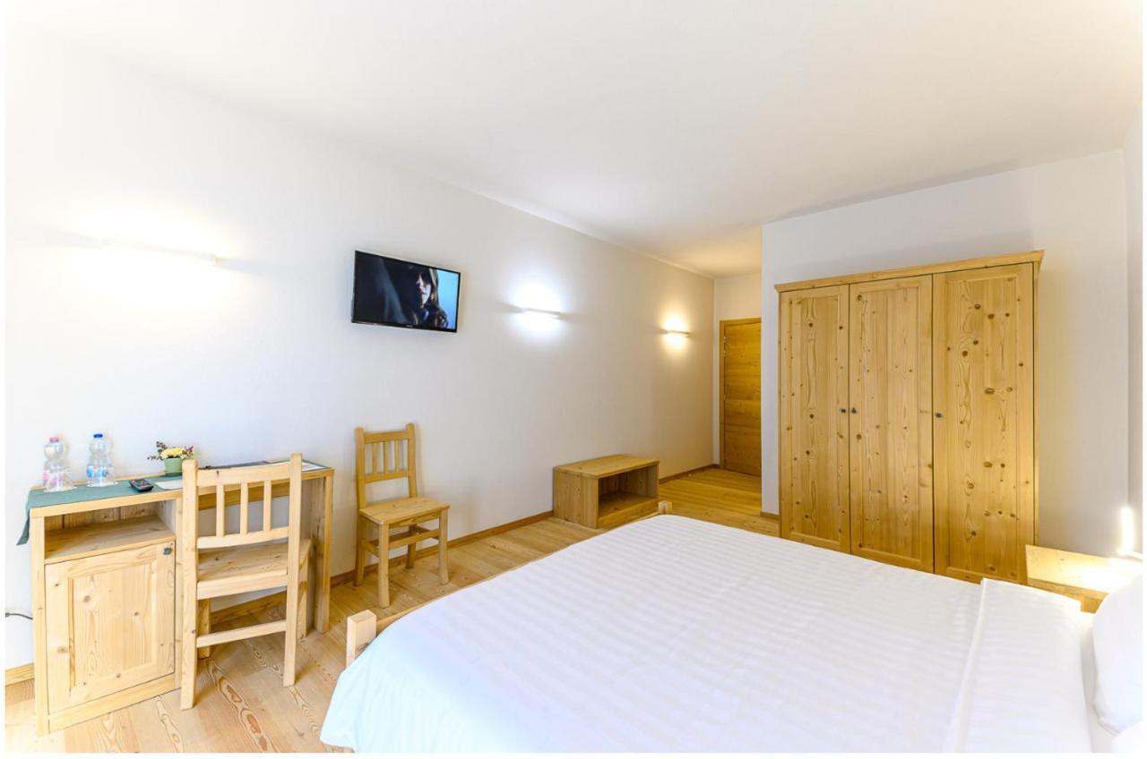 Hotel Centrale, Typically Swiss Поскьяво Номер фото