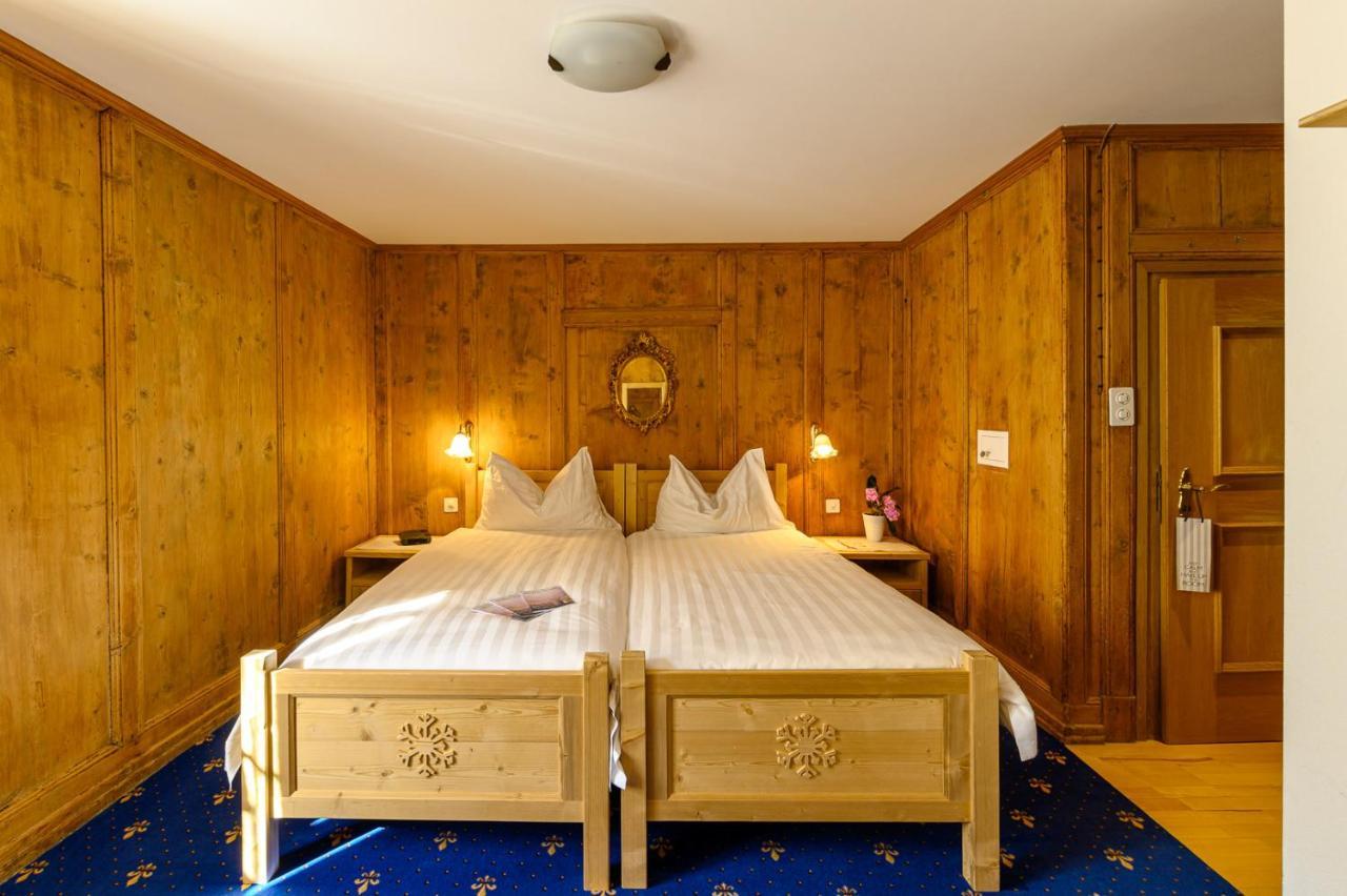 Hotel Centrale, Typically Swiss Поскьяво Экстерьер фото