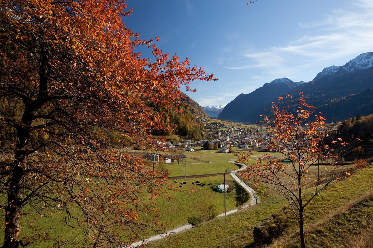 Hotel Centrale, Typically Swiss Поскьяво Экстерьер фото